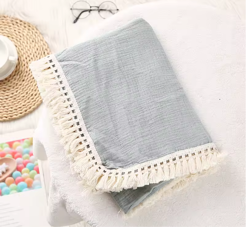 Bean green tassel muslin blanket