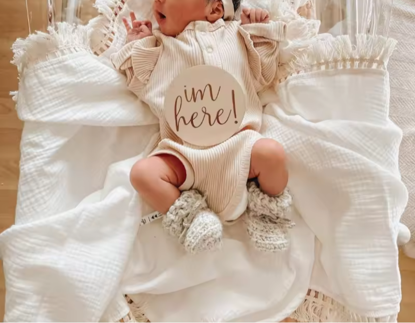 White tassel muslin blanket